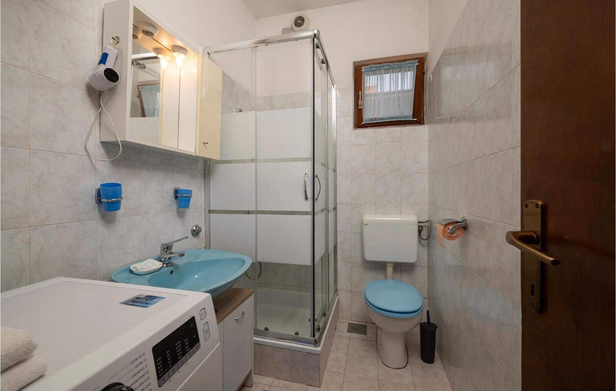 1 Bedroom Cozy Apartment In PUY 외부 사진
